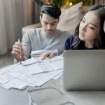 3 Kesalahan Sandwich Generation yang Bikin Finansial Tersendat - Tuwaga