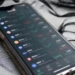 Strategi Investasi Saham di Tengah Lonjakan IHSG 2025 - Tuwaga
