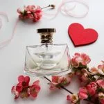 Wangi Elegan dan Memikat Tanpa Boncos Untuk Valentine: 6 Rekomendasi Parfum Lokal Worth-it untuk Kamu dan si Dia - Tuwaga